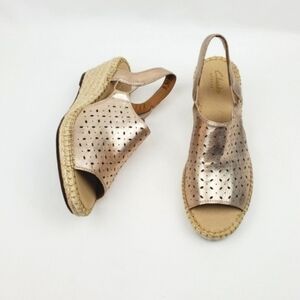 Clarks artisan leather metallic gold wedge sandals size 7M